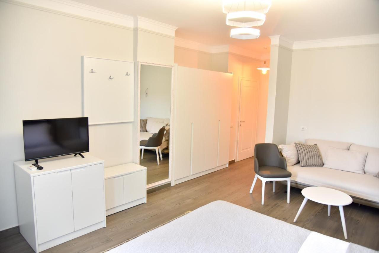 Hotel Imperiale Драч Екстериор снимка