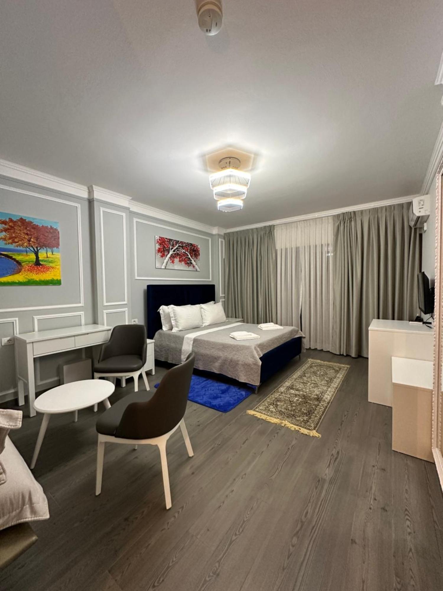 Hotel Imperiale Драч Екстериор снимка